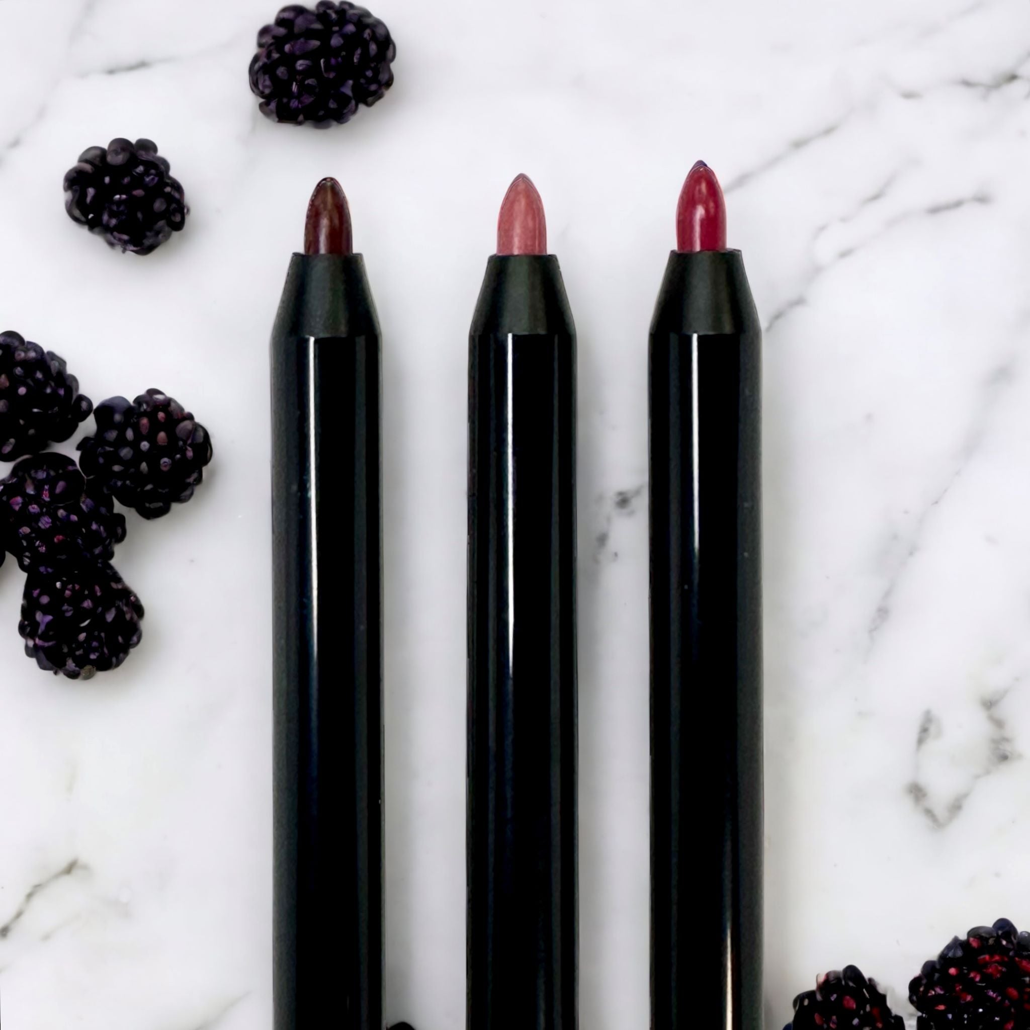 LIP PENCIL-LUXURIOUS TEXTURE, RETRACTABLE, MATTE (9 SHADES)